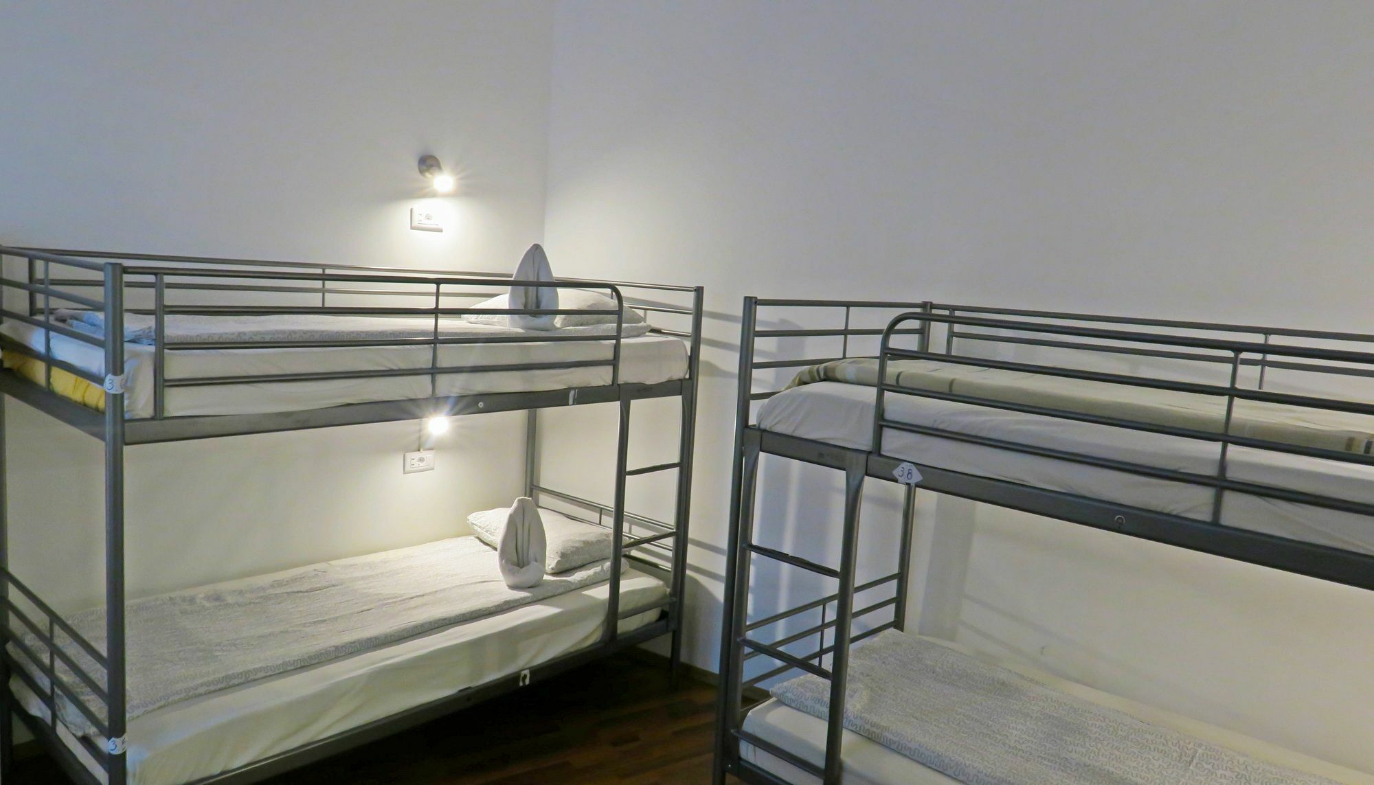 The Evil Clown Hostel Braşov Eksteriør bilde
